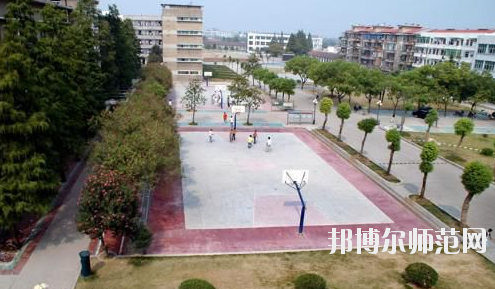 黄冈高级技工学校1