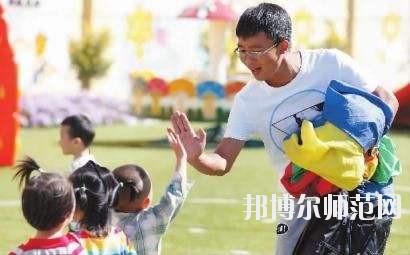 江西男生上幼师学校学什么专业好