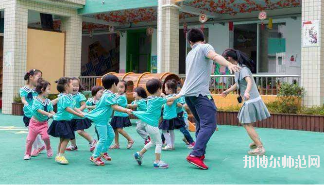 湖北2020年男生读幼师学校学什么专业好