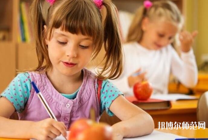 贵州2020年女生在幼师学校学什么好