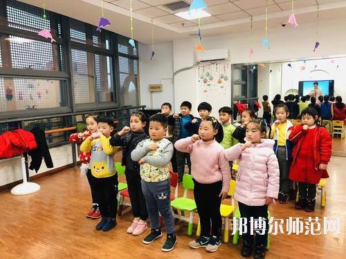 遵义2020年女生在幼师学校学什么好