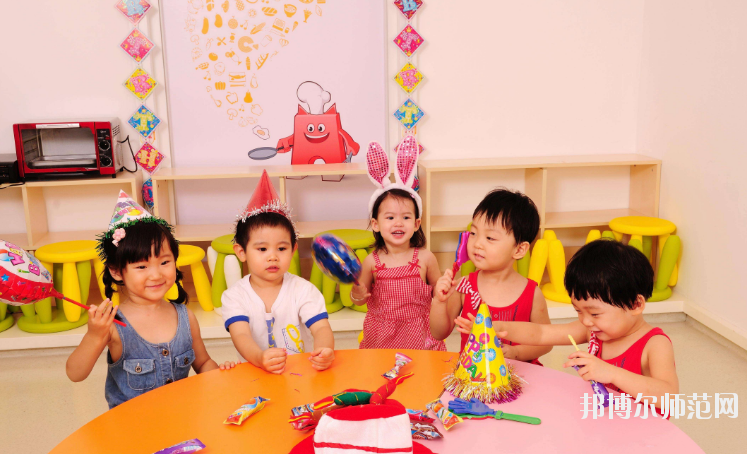 宝鸡2020年女生读幼师学校学什么好