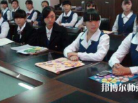 安徽2021年女生上幼师学校学什么好